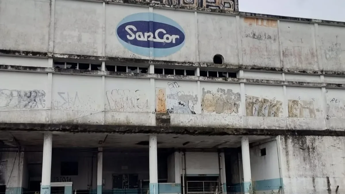 Accidente en fábrica abandonada de La Plata: jóvenes hospitalizados tras caída del piso