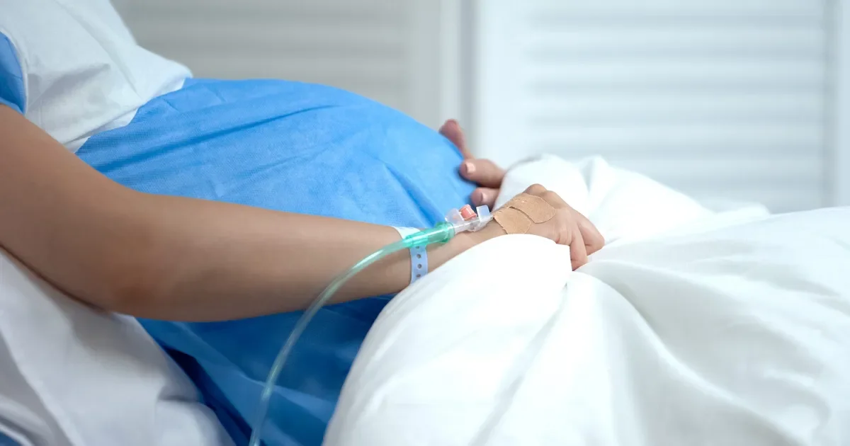 Berisso conmocionada: una joven hospitalizada tras ser golpeada por su expareja