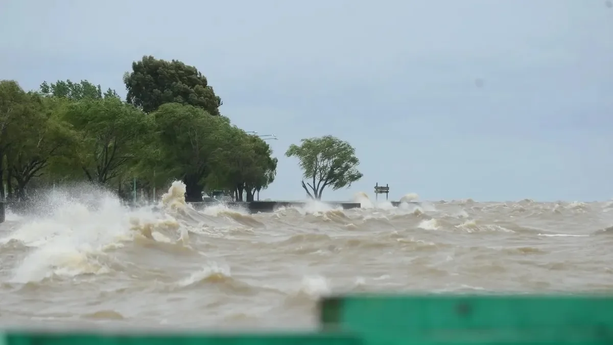 Crecida del Río de la Plata: vecinos de La Plata en alerta por posibles inundaciones