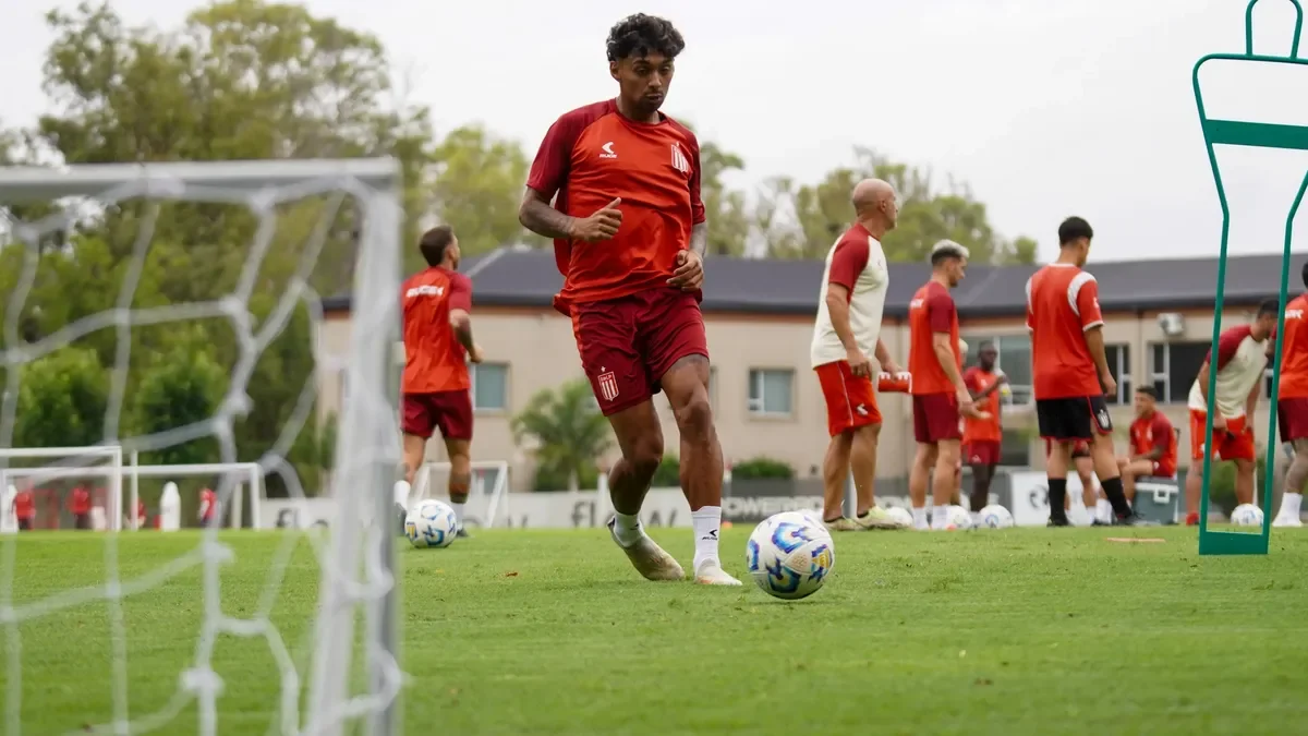 Cristian Medina parte a Brasil tras su breve etapa en Estudiantes de La Plata