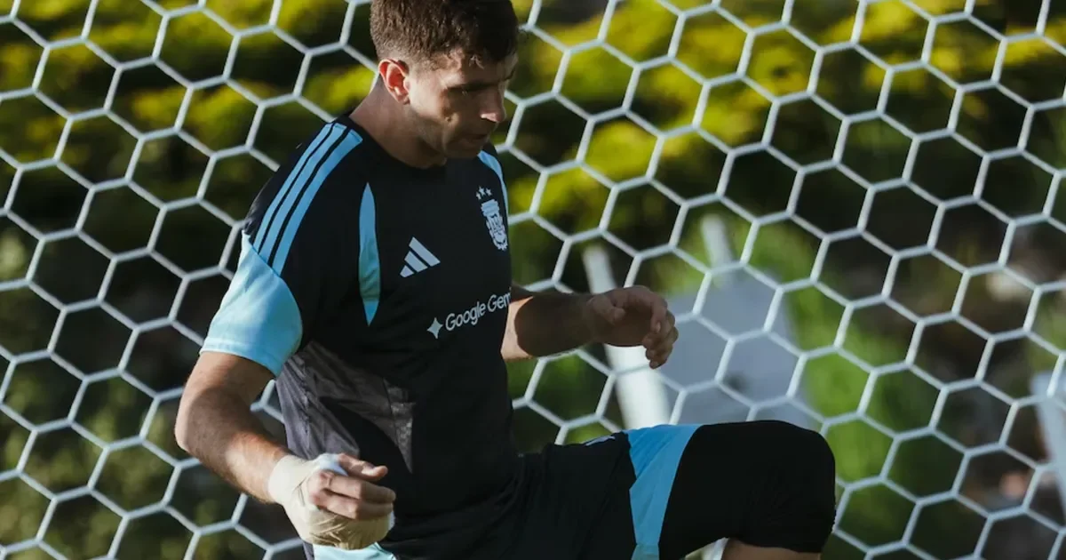 Dibu Martínez inspira confianza en la Selección argentina antes del debut contra Argelia
