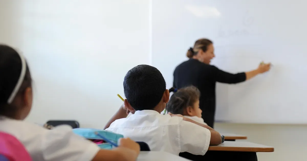 Docentes de La Plata se movilizan ante la falta de oferta salarial en paritarias