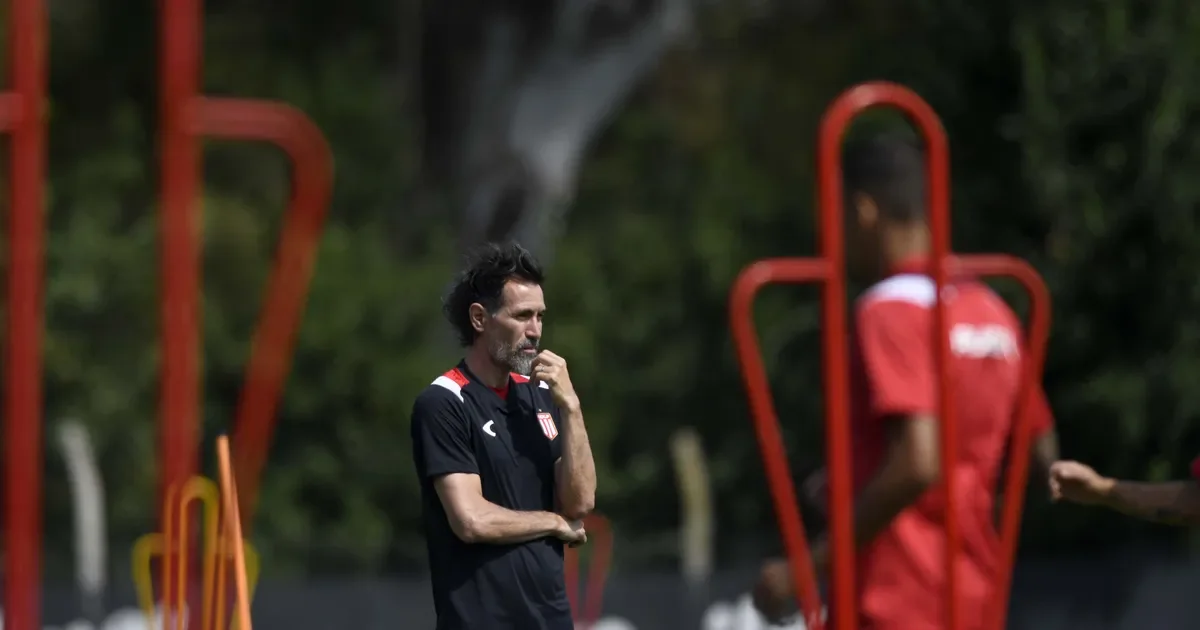 Domínguez espera contar con un delantero clave para enfrentar a Deportivo Riestra