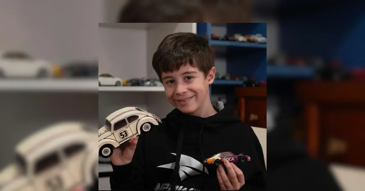 El joven mecánico de La Plata construye su propio auto de carreras con gran ingenio