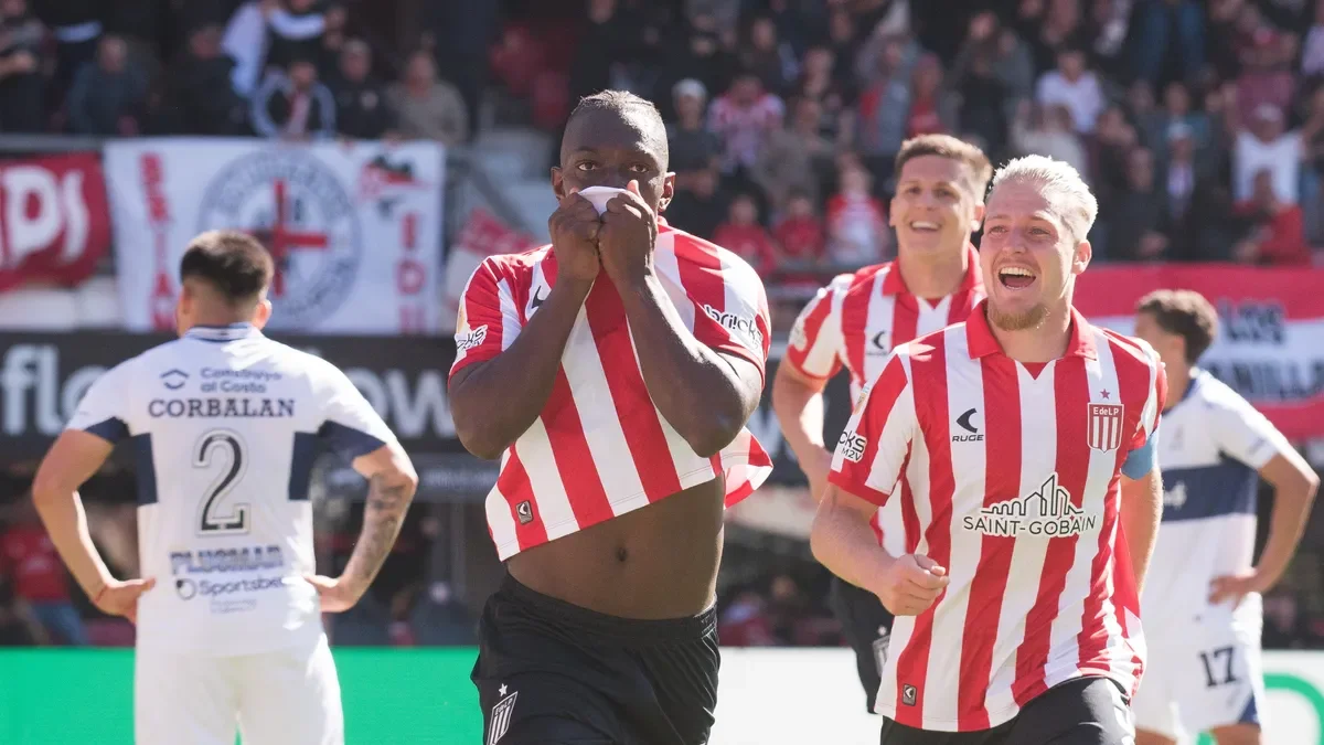 Estudiantes en alerta: Boca activa negociaciones por el talentoso Cetré