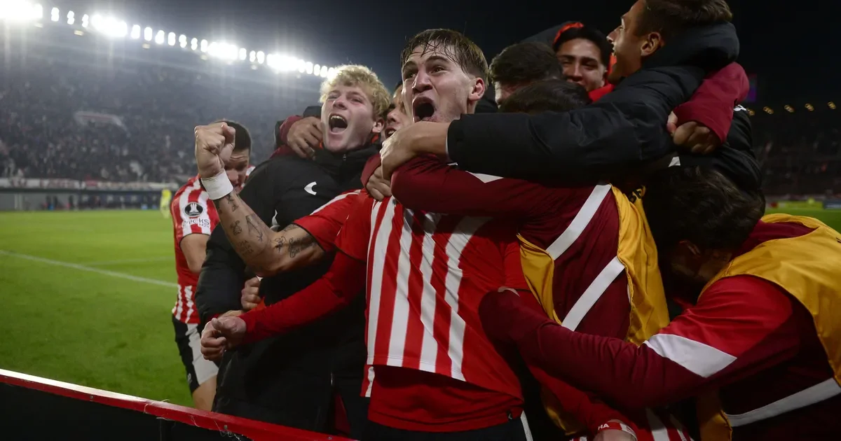 Estudiantes se prepara para enfrentar a su rival en octavos de final de la Libertadores