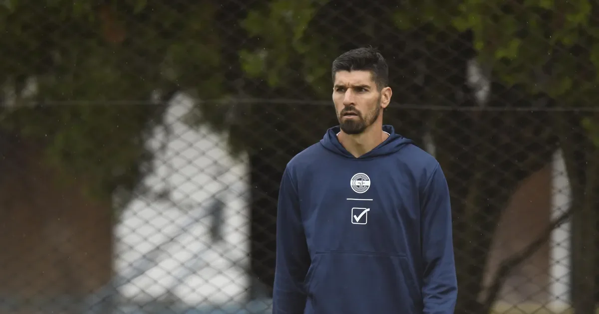 Gastón Suso sorprende con innovadoras técnicas en la práctica de Gimnasia en La Plata