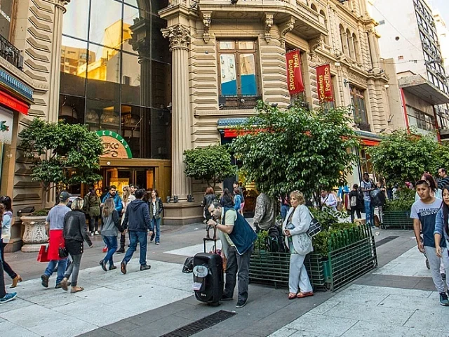 Impacto en Berisso: comerciantes enfrentan desafíos por caída del PBI y precios inestables