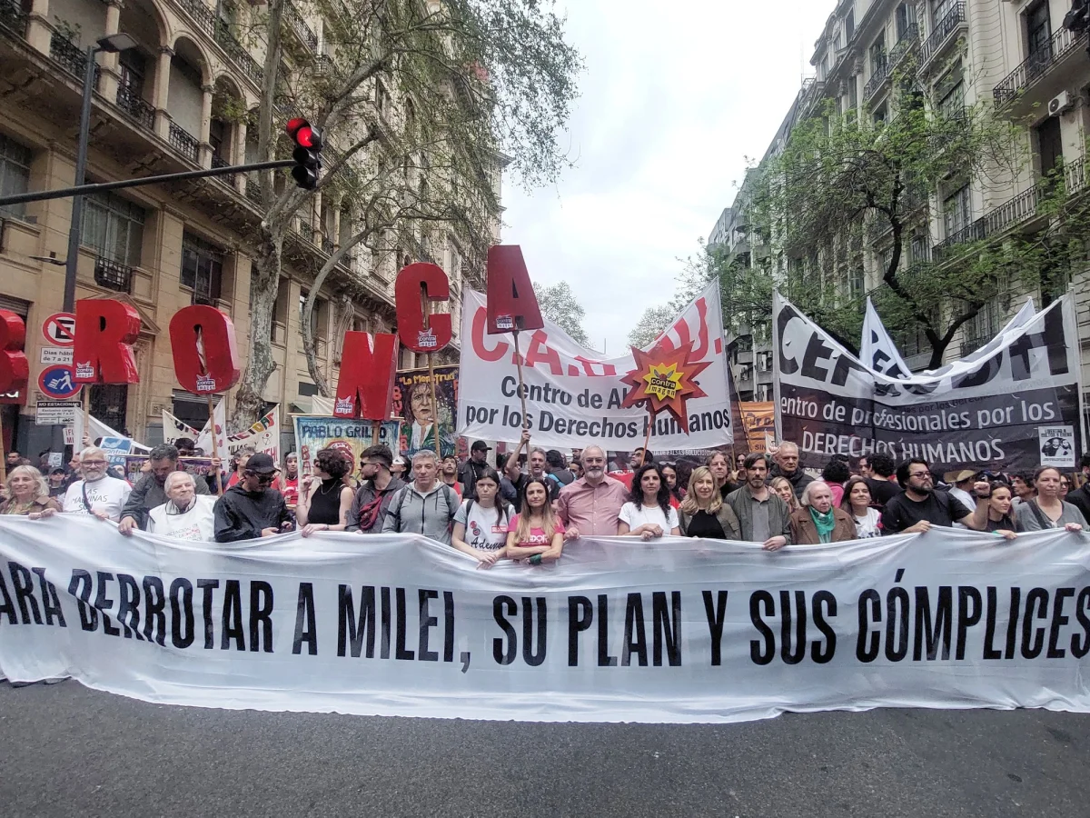 La izquierda se moviliza hacia Plaza de Mayo en rechazo a las políticas de Milei