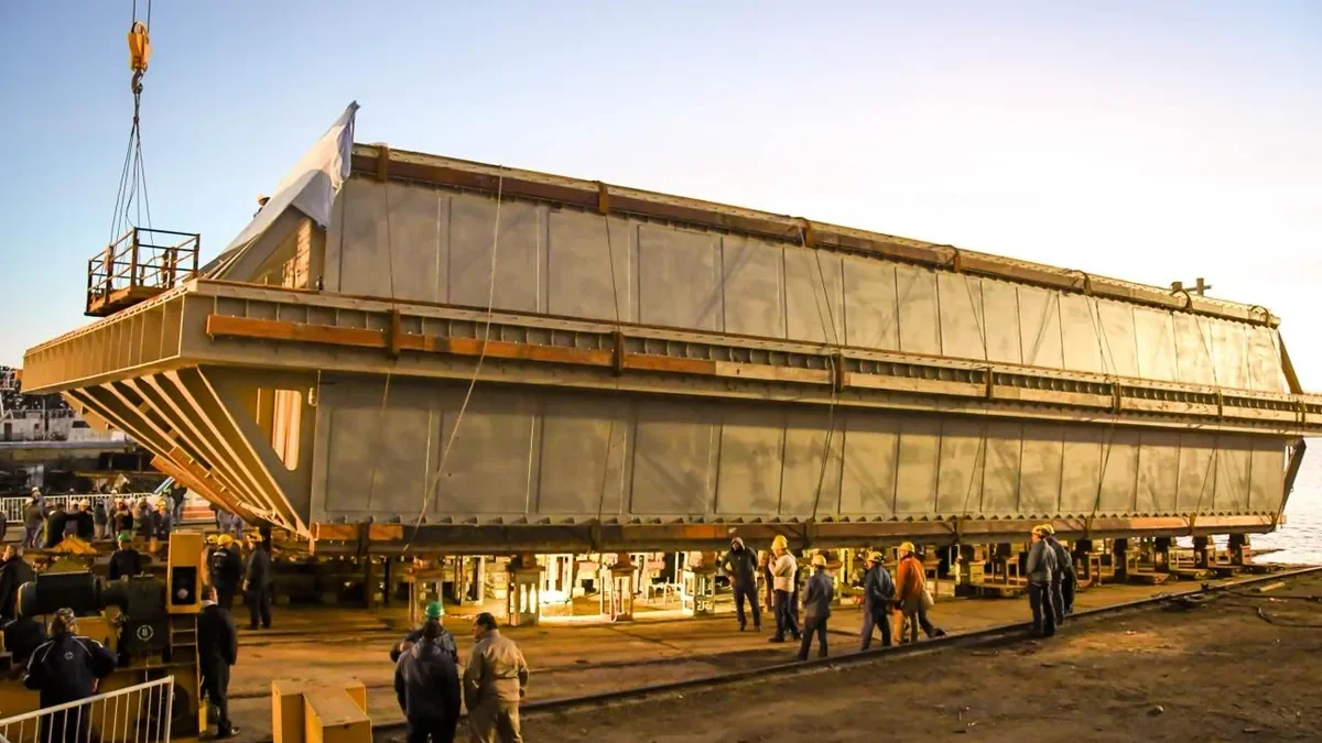 La nueva compuerta del Astillero Río Santiago optimiza operaciones en Puerto Belgrano