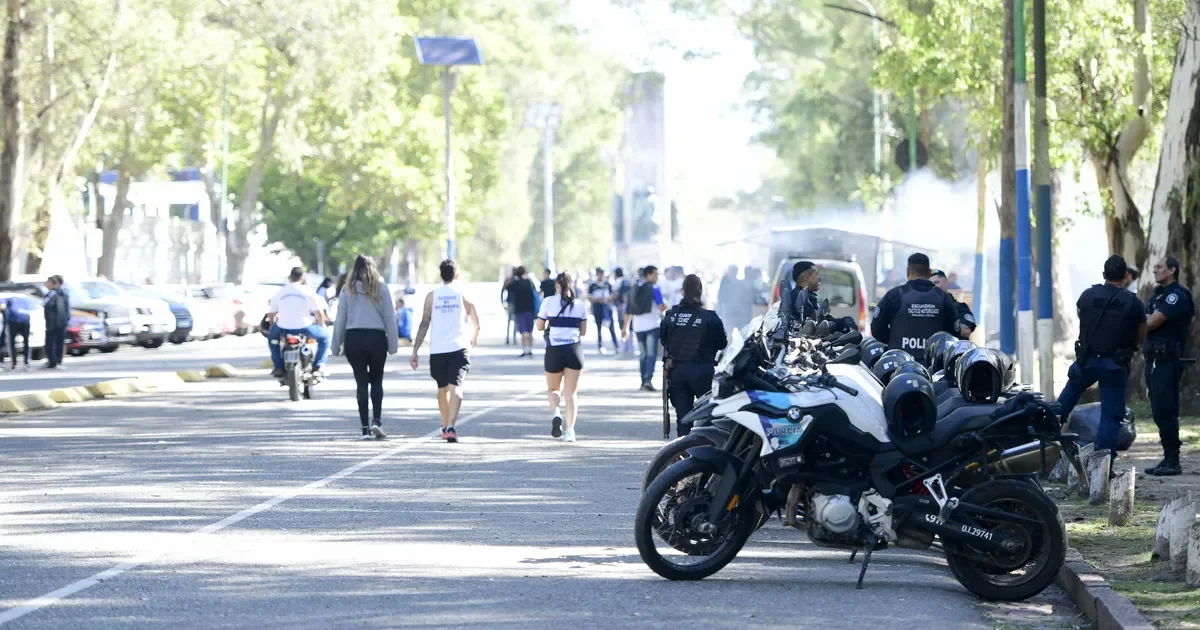 Más de 250 policías garantizan seguridad en el partido Gimnasia-Acasusso en La Plata