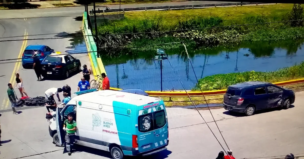 Motociclista grave tras colisión con camioneta en Ensenada: vecinos preocupados por la seguridad vial