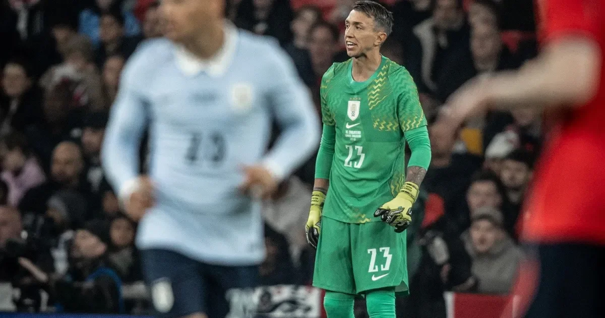Muslera, el arquero de Ensenada, se prepara para su quinto Mundial con Uruguay