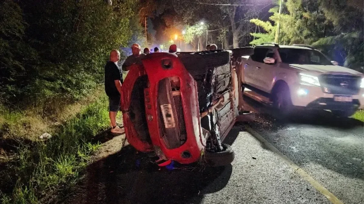 Policía sufre vuelco en Parque Sicardi: vecinos preocupados por la seguridad vial