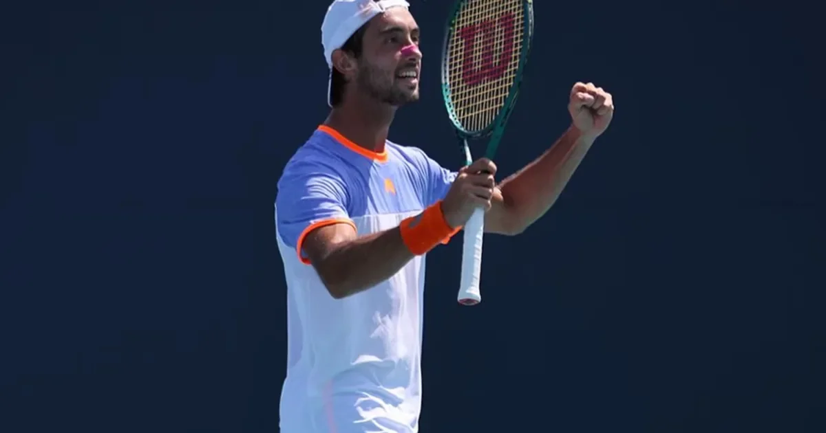 Thiago Tirante avanza contundentemente a cuartos en el ATP 250 de Houston tras vencer a McDonald